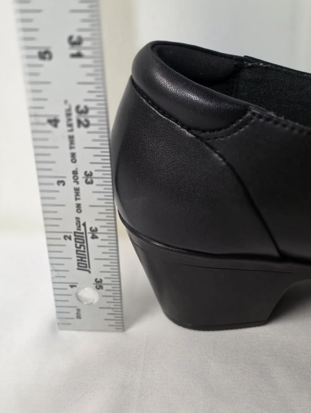 Clarks Emily 2 Pearl Black Leather Ankle Booties Womens Size 7